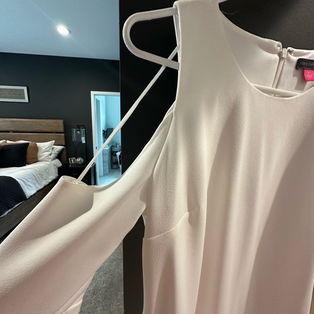 Vince Camuto Cream Cold Shoulder Sheath Dress